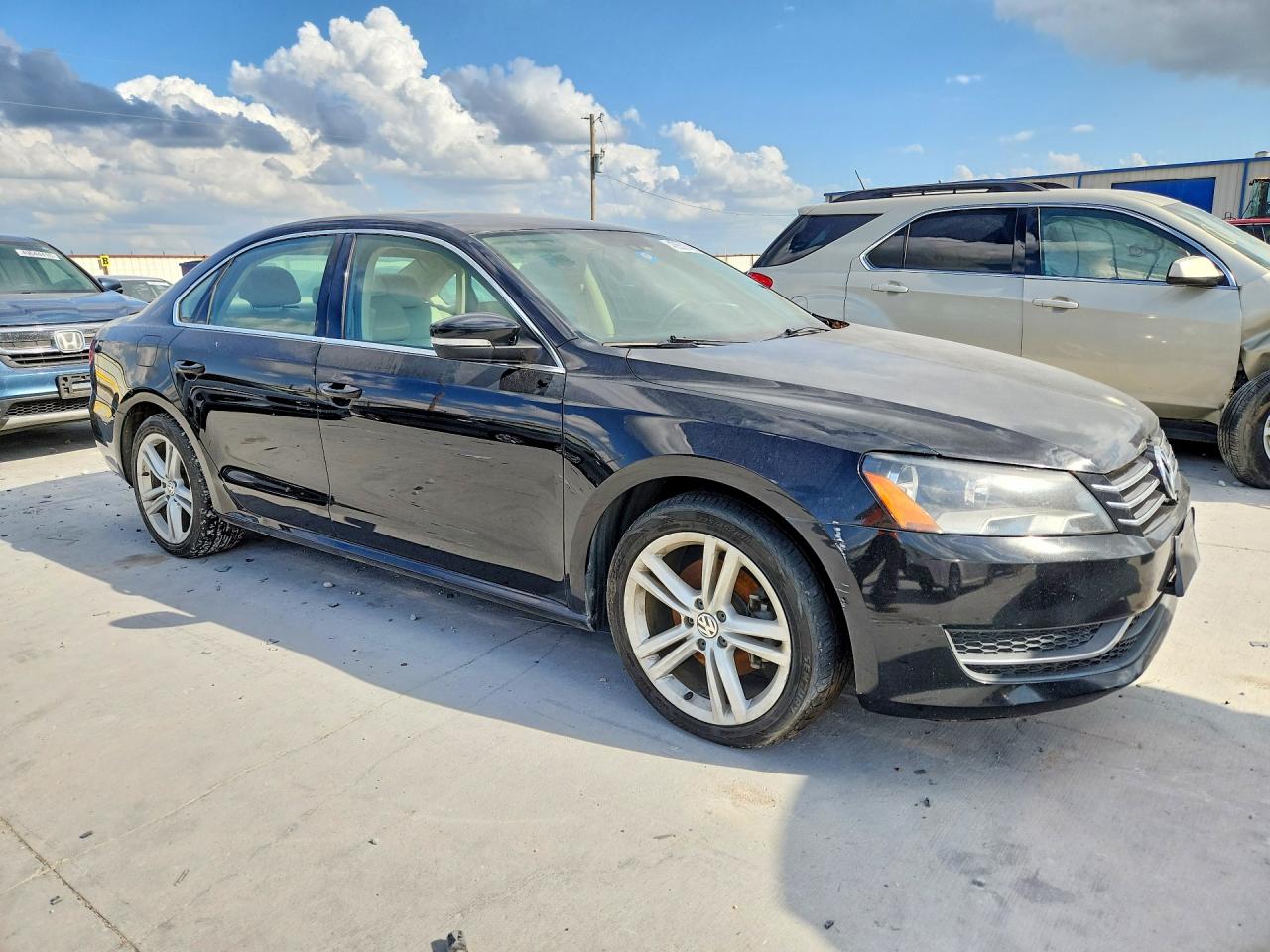 2014 VOLKSWAGEN PASSAT SE