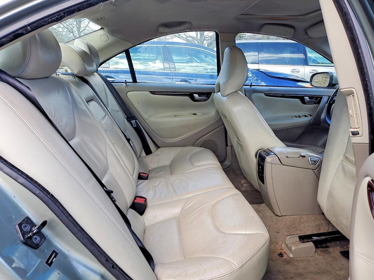 VOLVO S60 2008 — 11