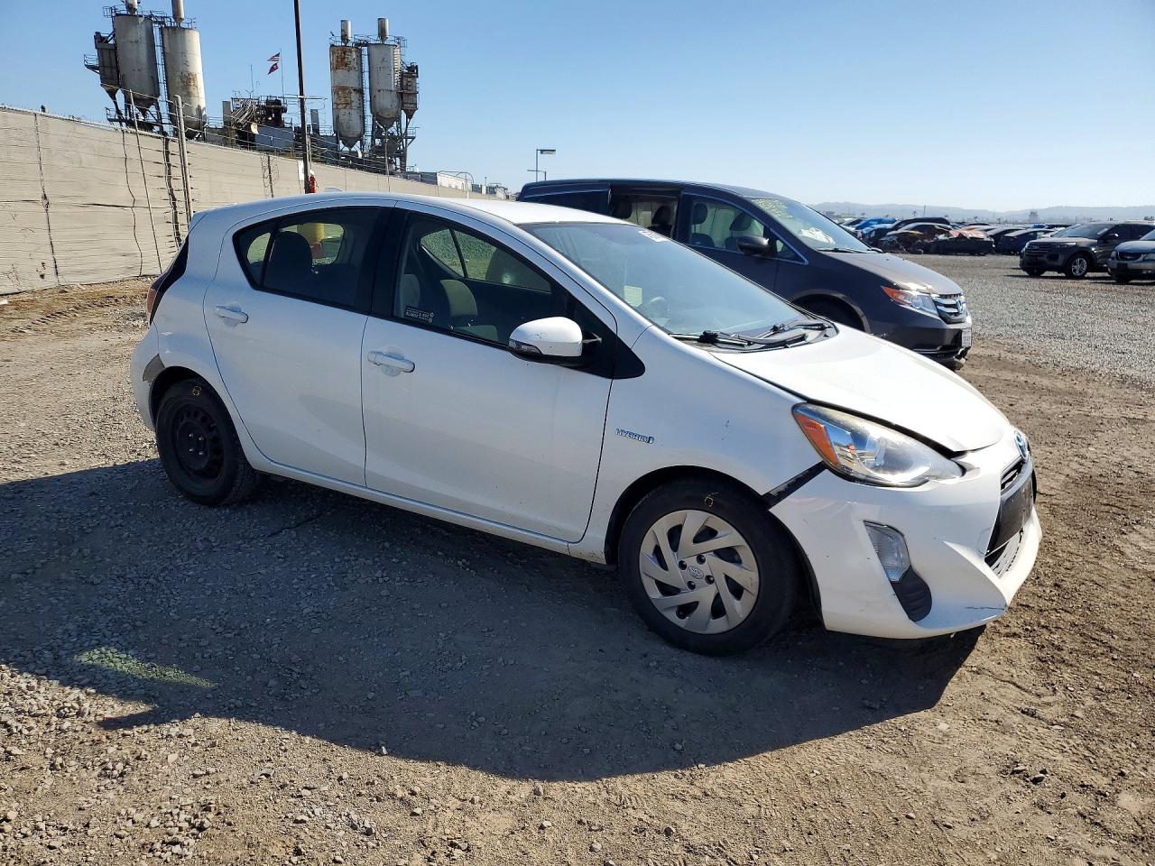2016 TOYOTA PRIUS C TWO