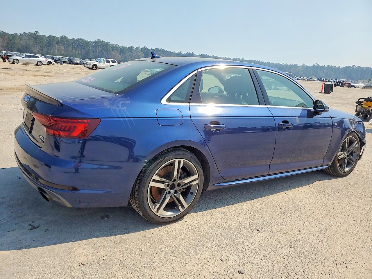 AUDI A4 2018 — 4