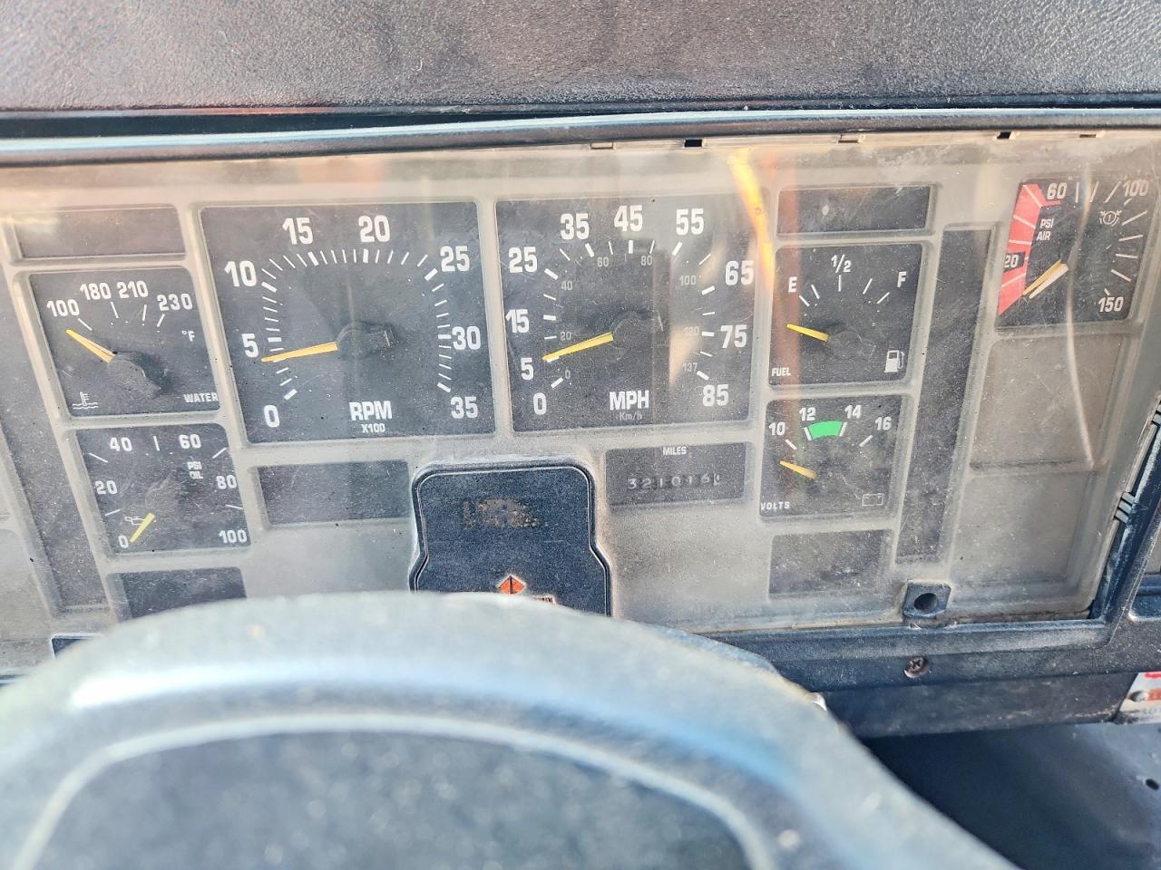INTERNATIONAL 4700 1993 — 9