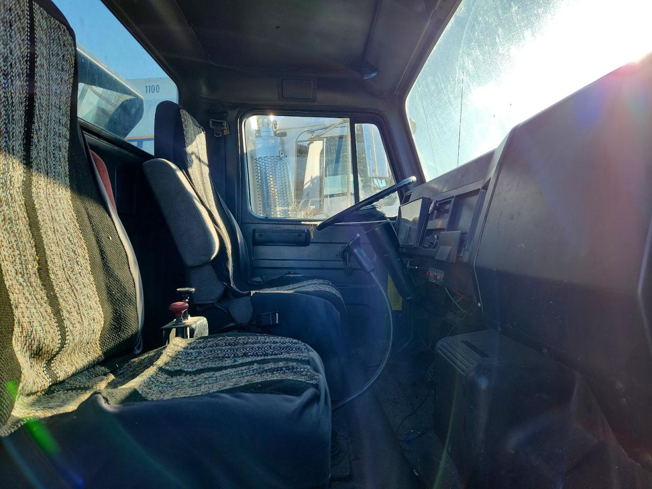INTERNATIONAL 4700 1993 — 6