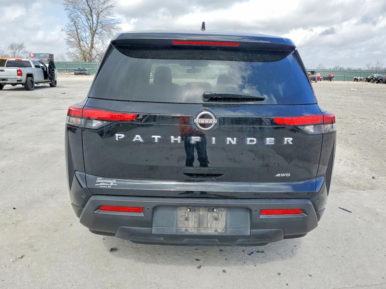NISSAN PATHFINDER 2022 — 7