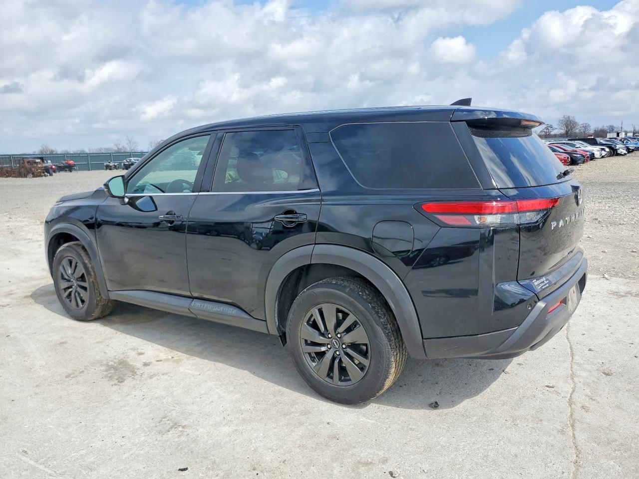 NISSAN PATHFINDER 2022 — 3