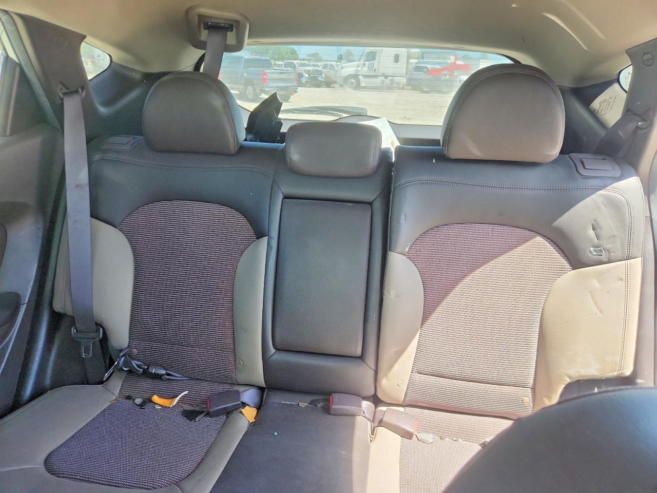 HYUNDAI TUCSON 2011 — 11