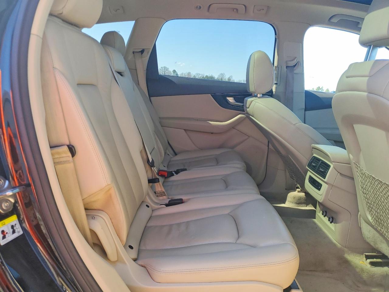AUDI Q7 2019 — 12