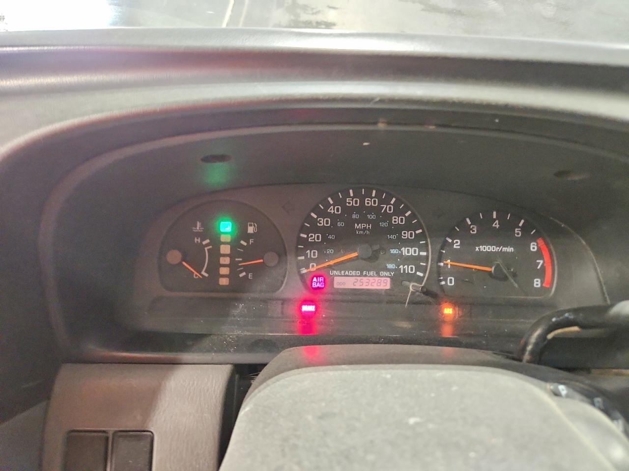 NISSAN FRONTIER 2000 — 10