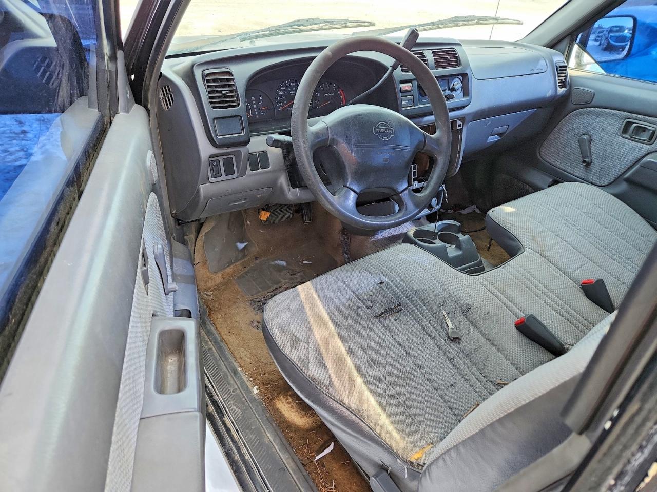 NISSAN FRONTIER 2000 — 9