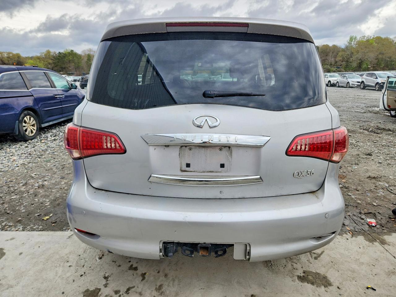 INFINITI QX56 2011 — 7