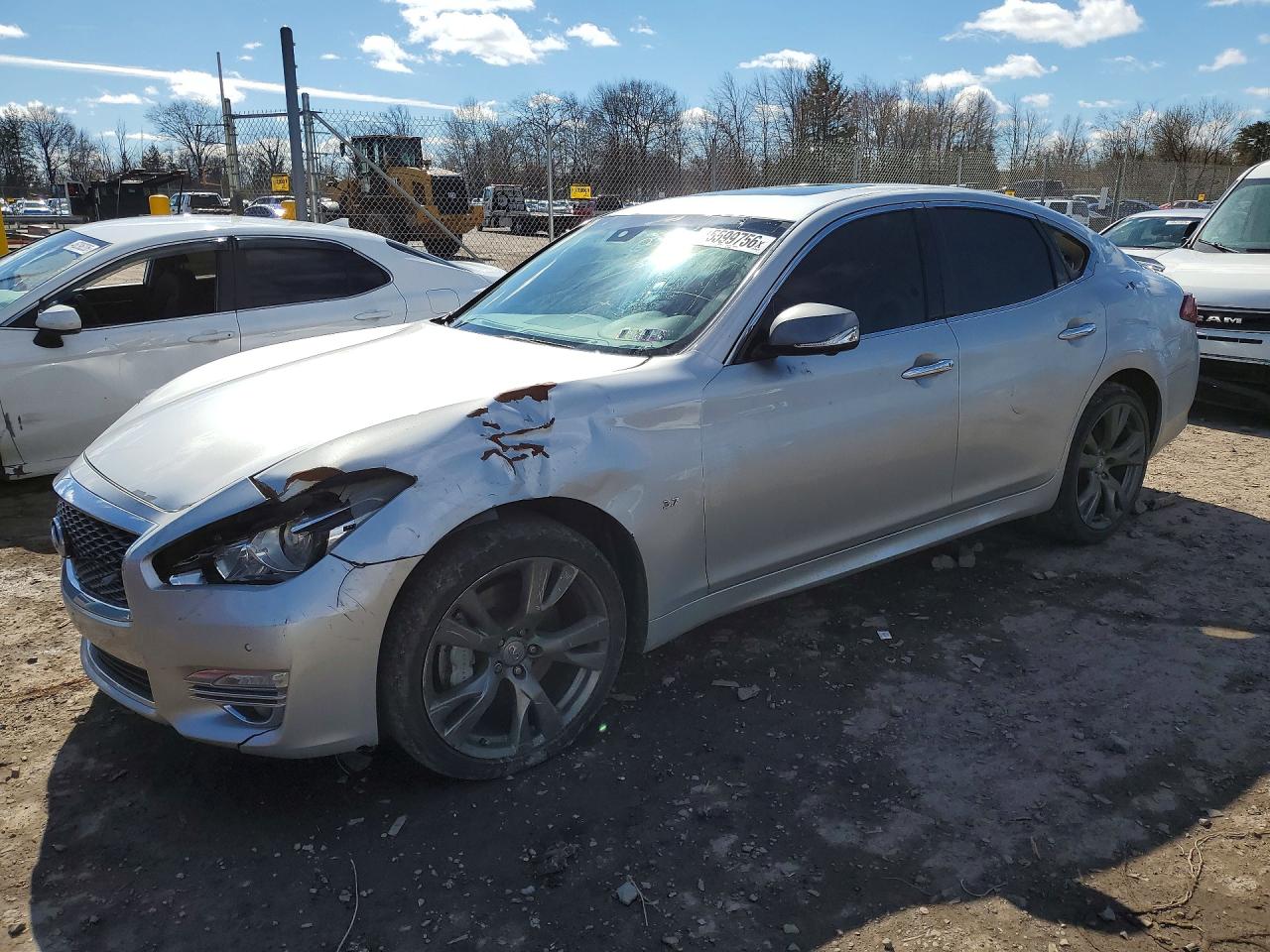 2015 INFINITI Q70 3.7