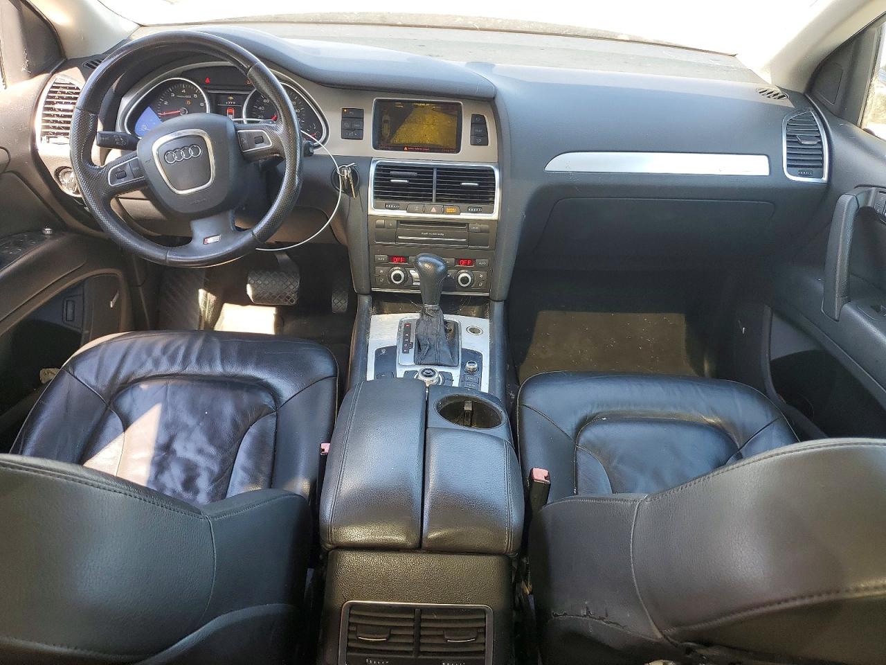 AUDI Q7 2011 — 9