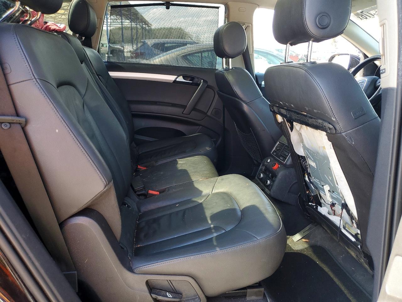 AUDI Q7 2011 — 11
