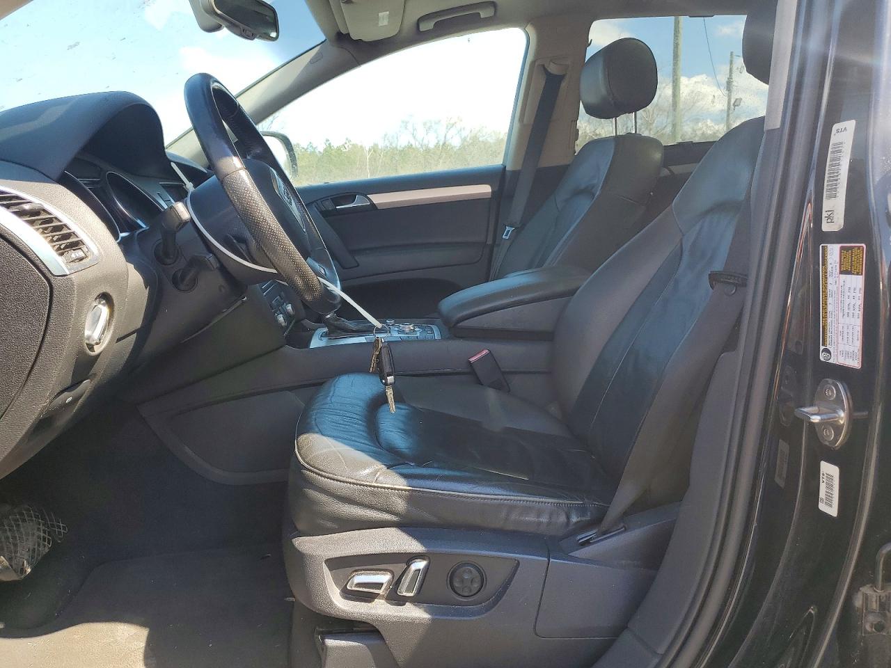 AUDI Q7 2011 — 8