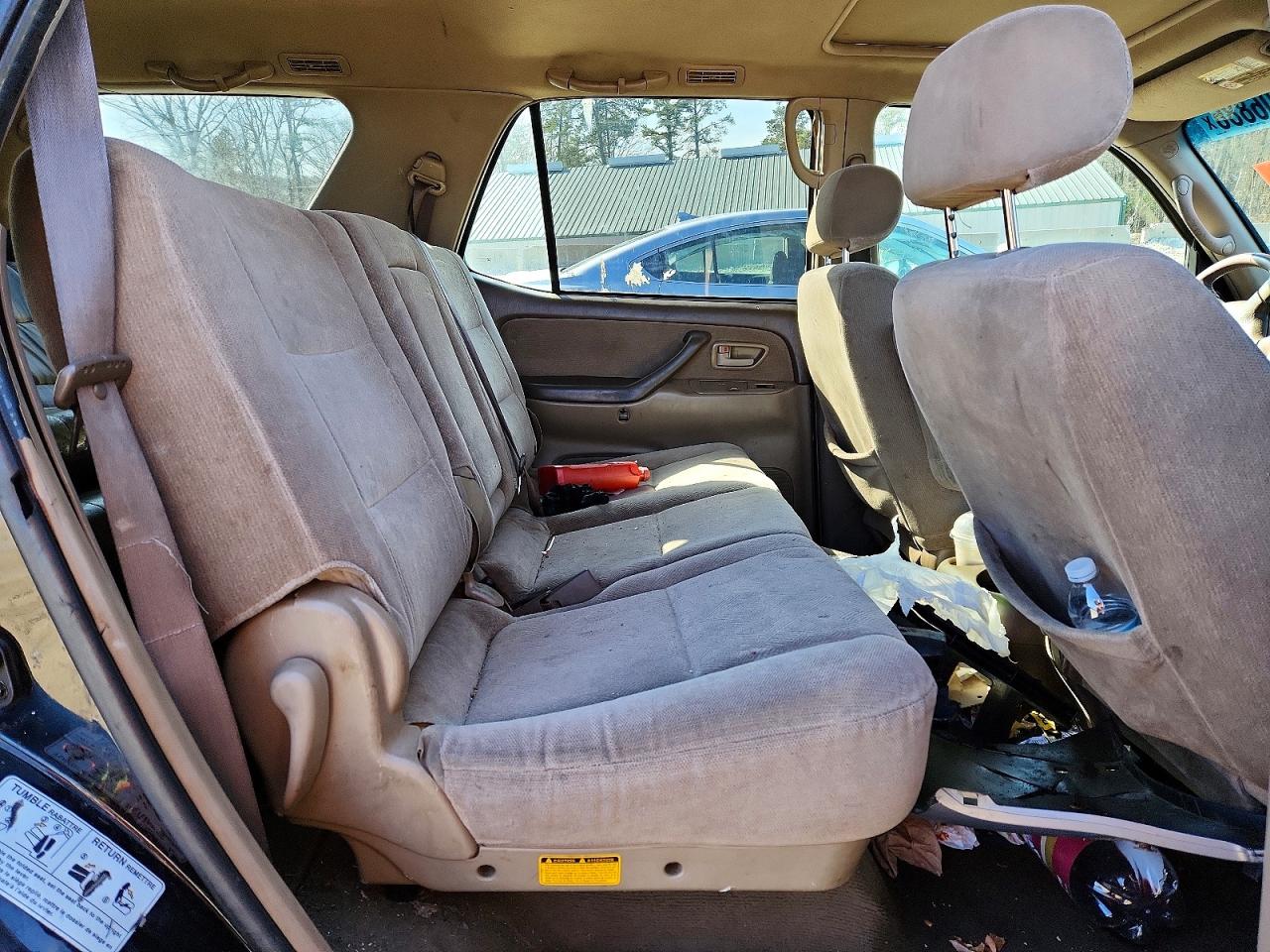 TOYOTA SEQUOIA 2002 — 12