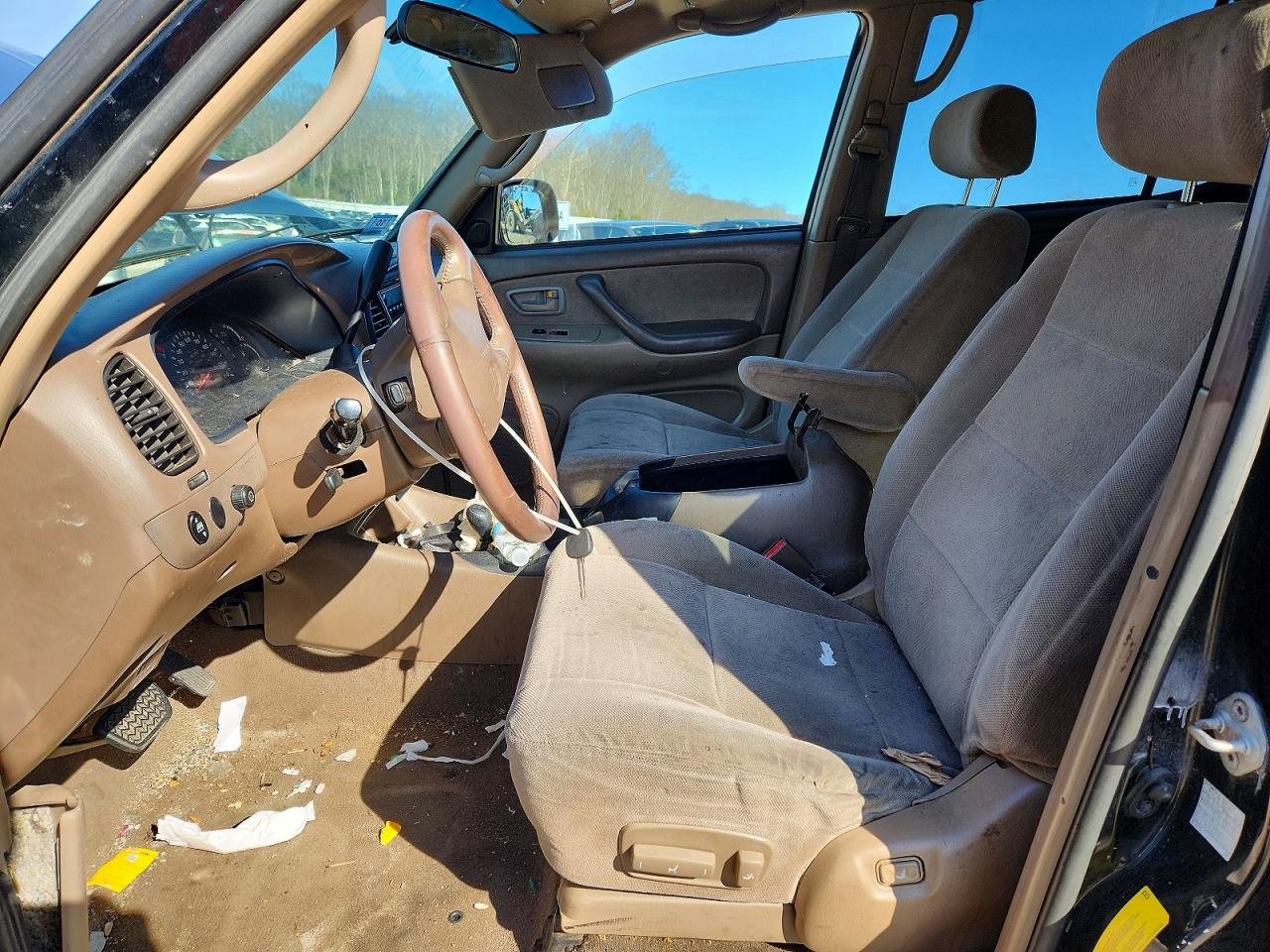 TOYOTA SEQUOIA 2002 — 8