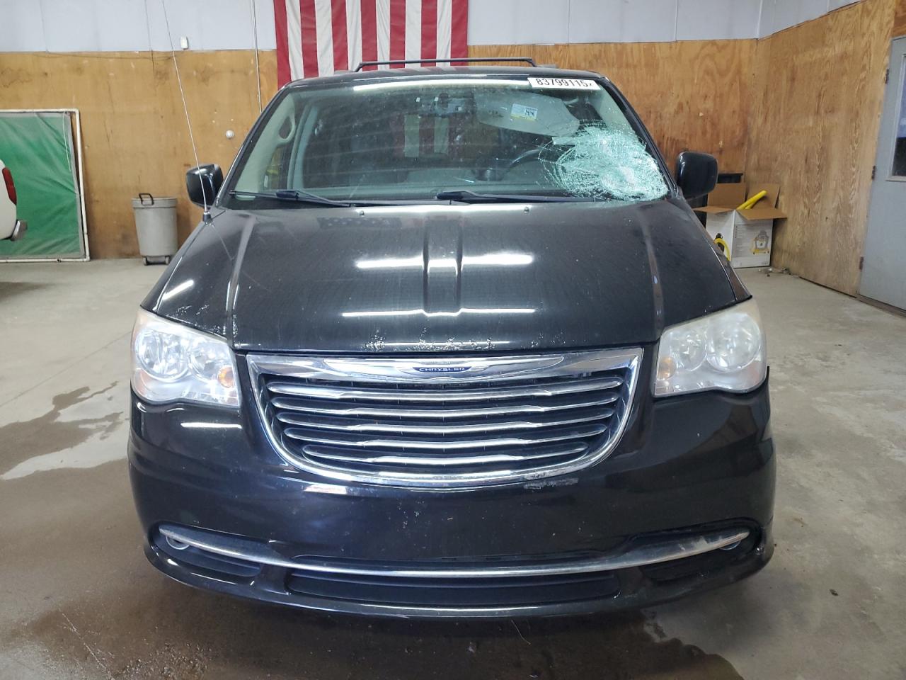 CHRYSLER TOWN & COUNTRY 2013 — 6