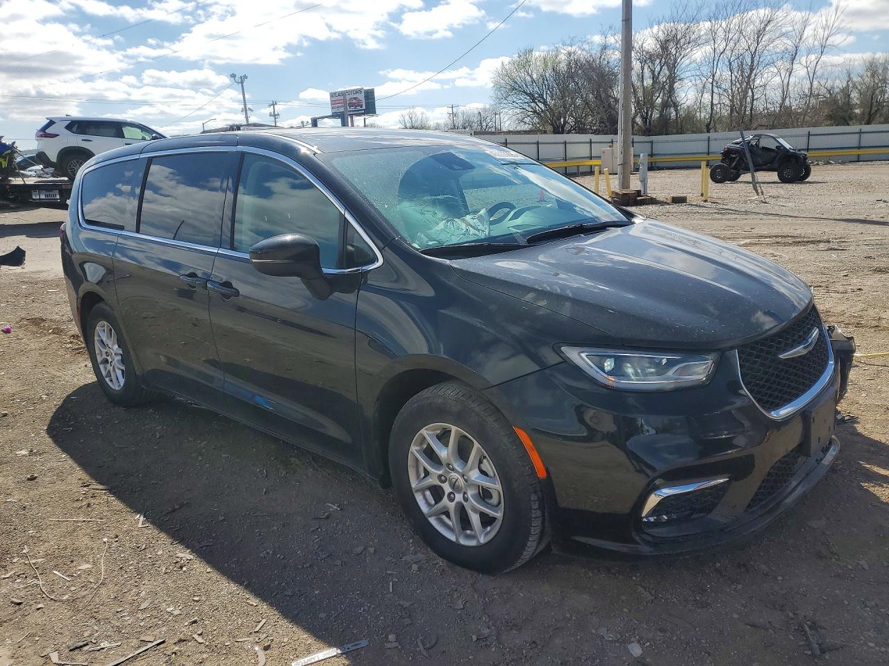 2023 CHRYSLER PACIFICA TOURING L