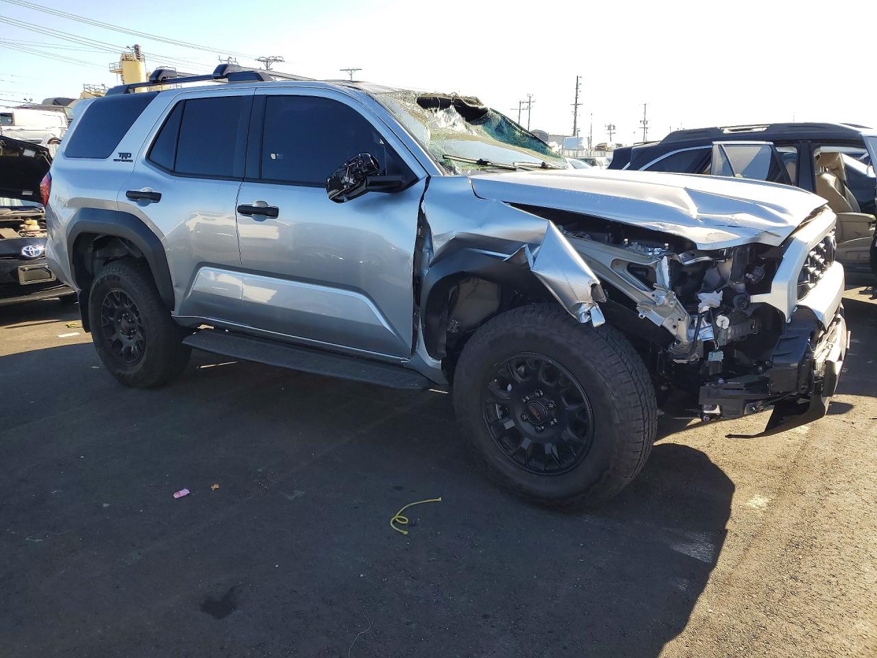 TOYOTA 4RUNNER 2025 — 5