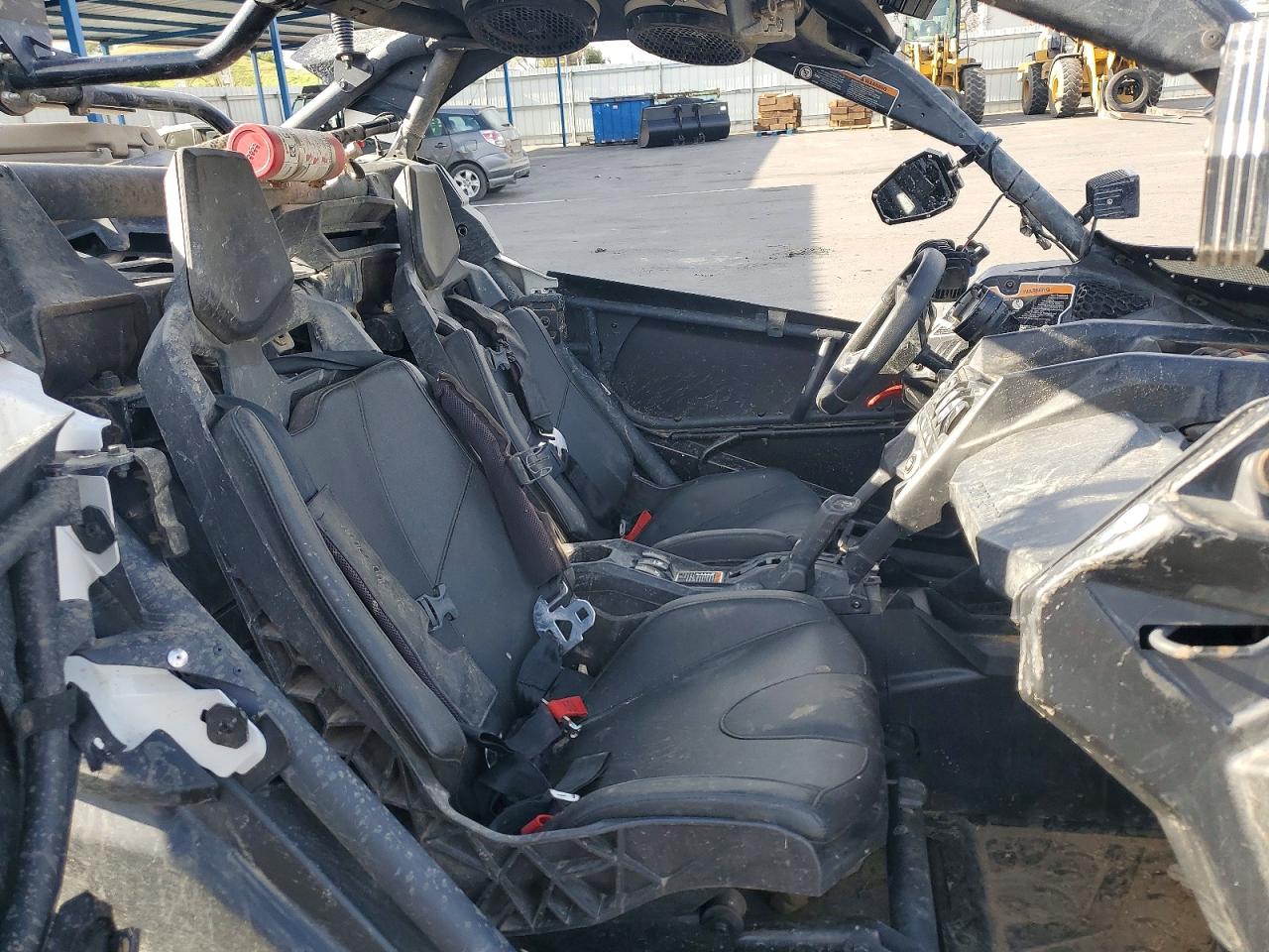 CAN-AM MAVERICK X3 2023 — 6