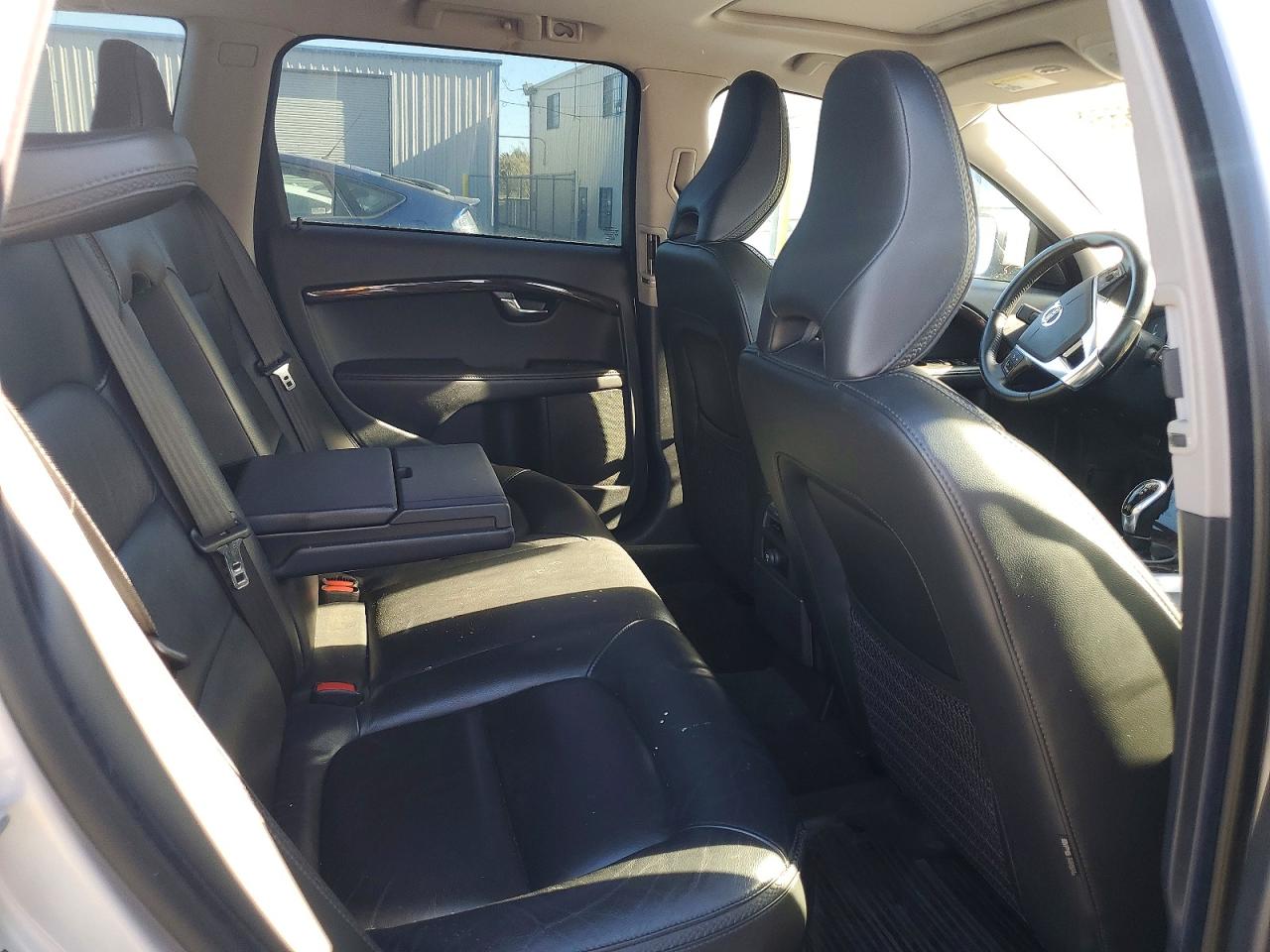 VOLVO XC70 2016 — 10