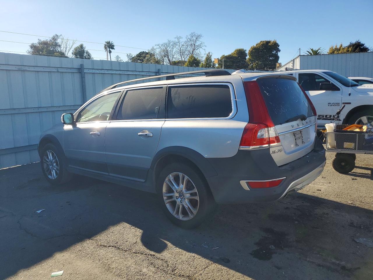 VOLVO XC70 2016 — 2