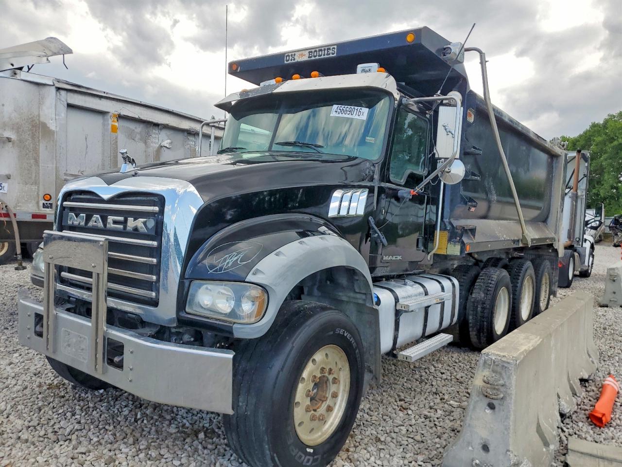 MACK GU713 2017 — 3
