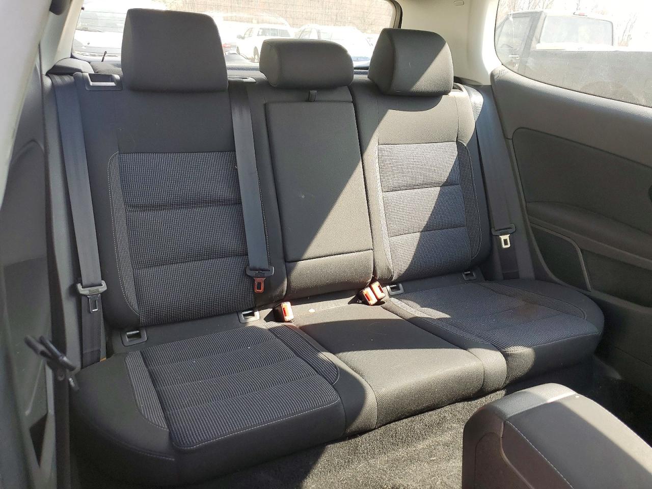 VOLKSWAGEN GOLF 2012 — 11