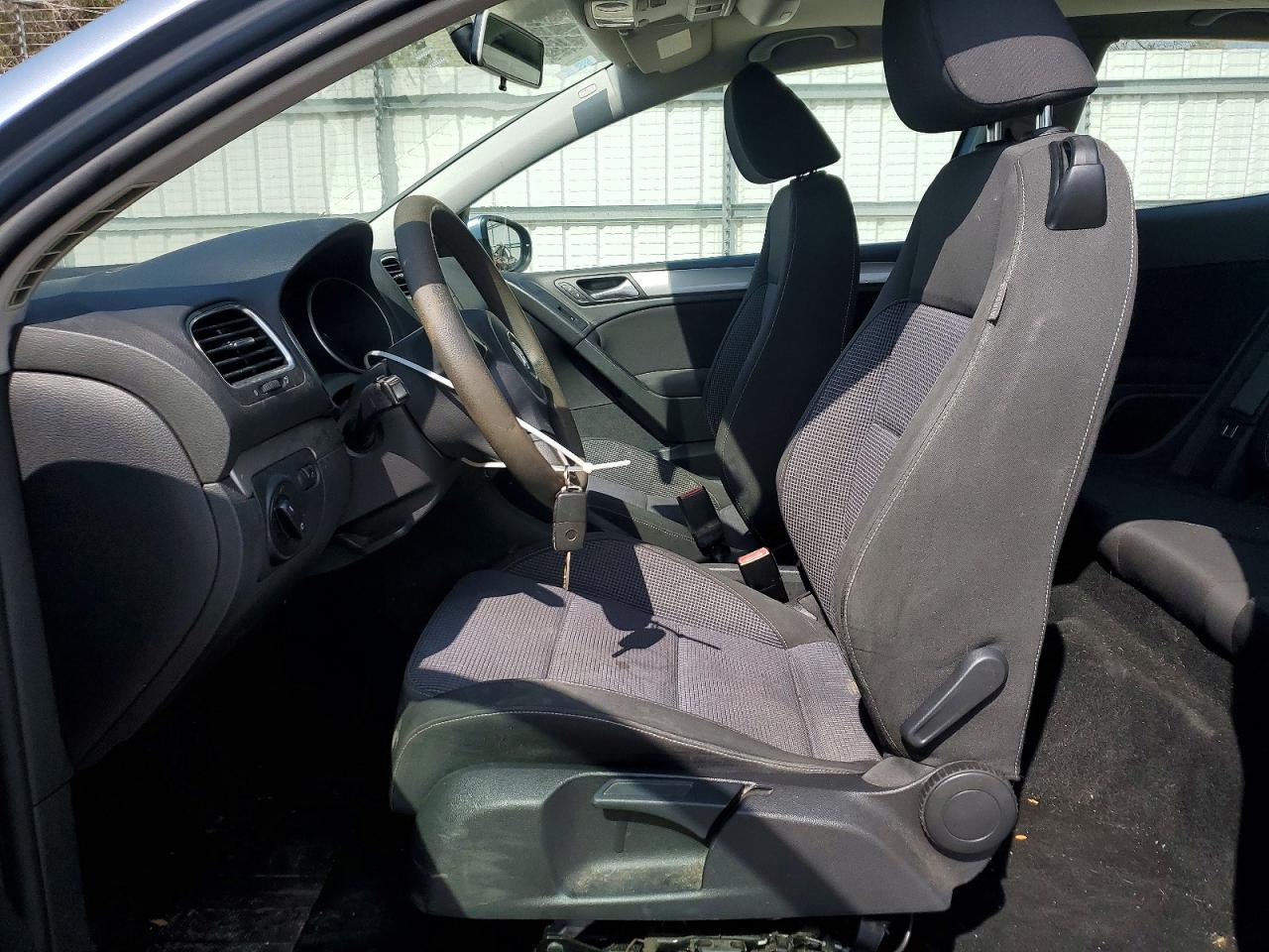 VOLKSWAGEN GOLF 2012 — 8