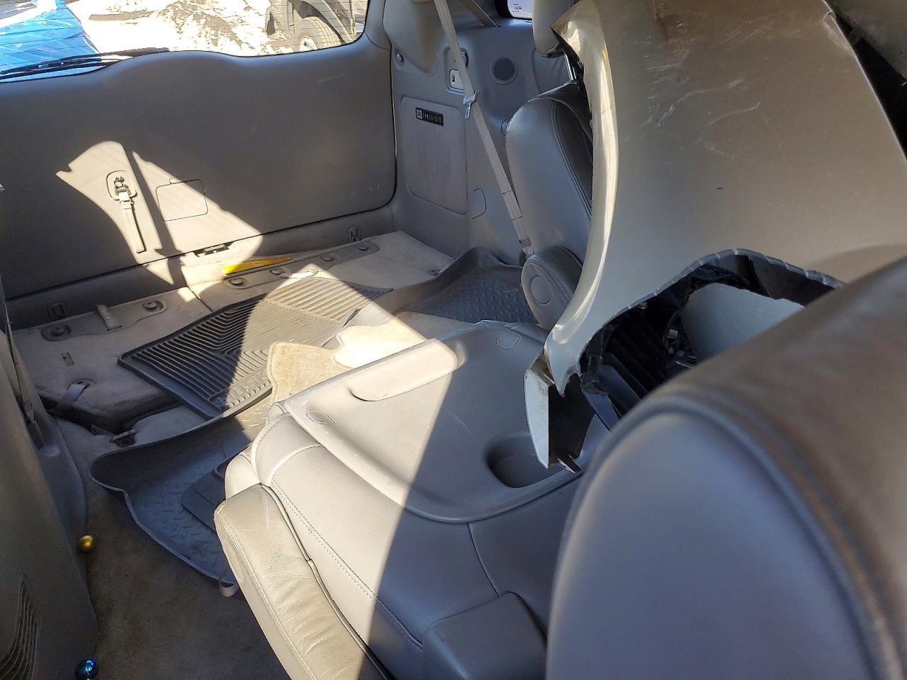 TOYOTA SIENNA 2006 — 11