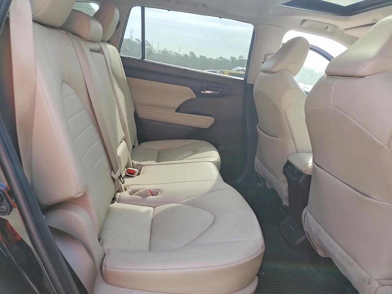 TOYOTA HIGHLANDER 2020 — 12