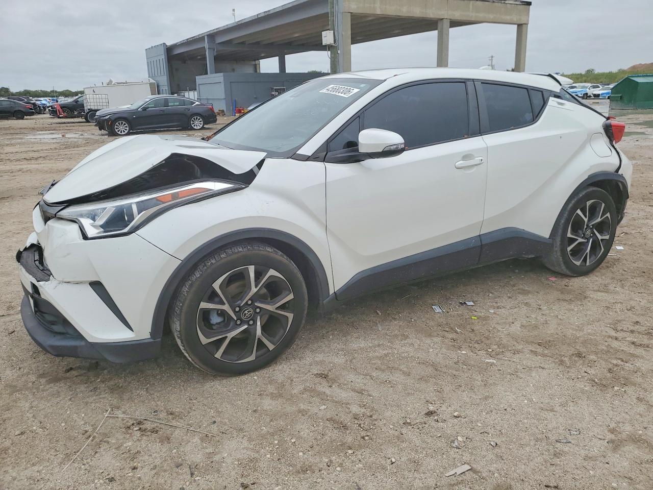 2019 TOYOTA C-HR XLE
