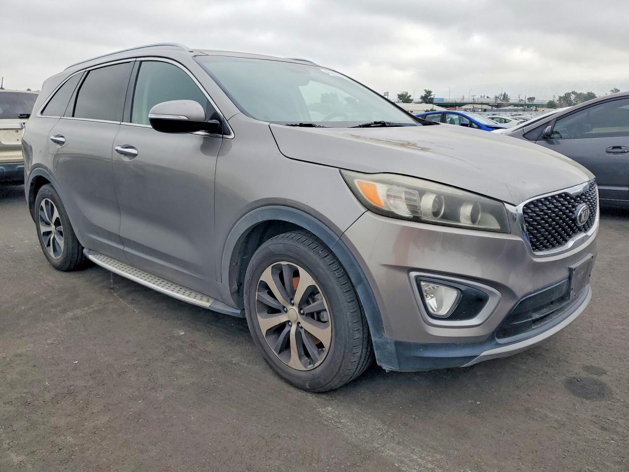 KIA SORENTO 2016 — 5