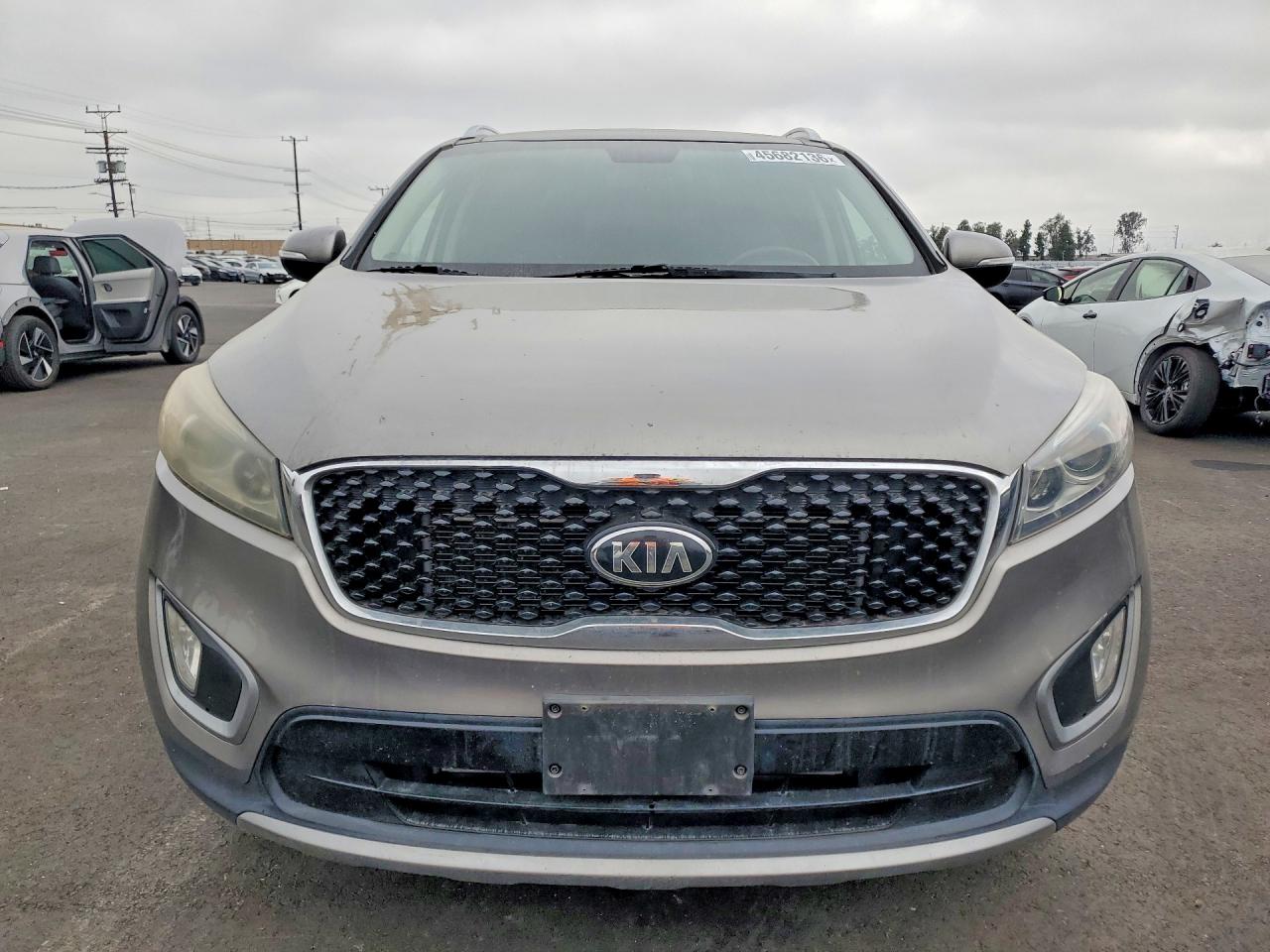 KIA SORENTO 2016 — 6