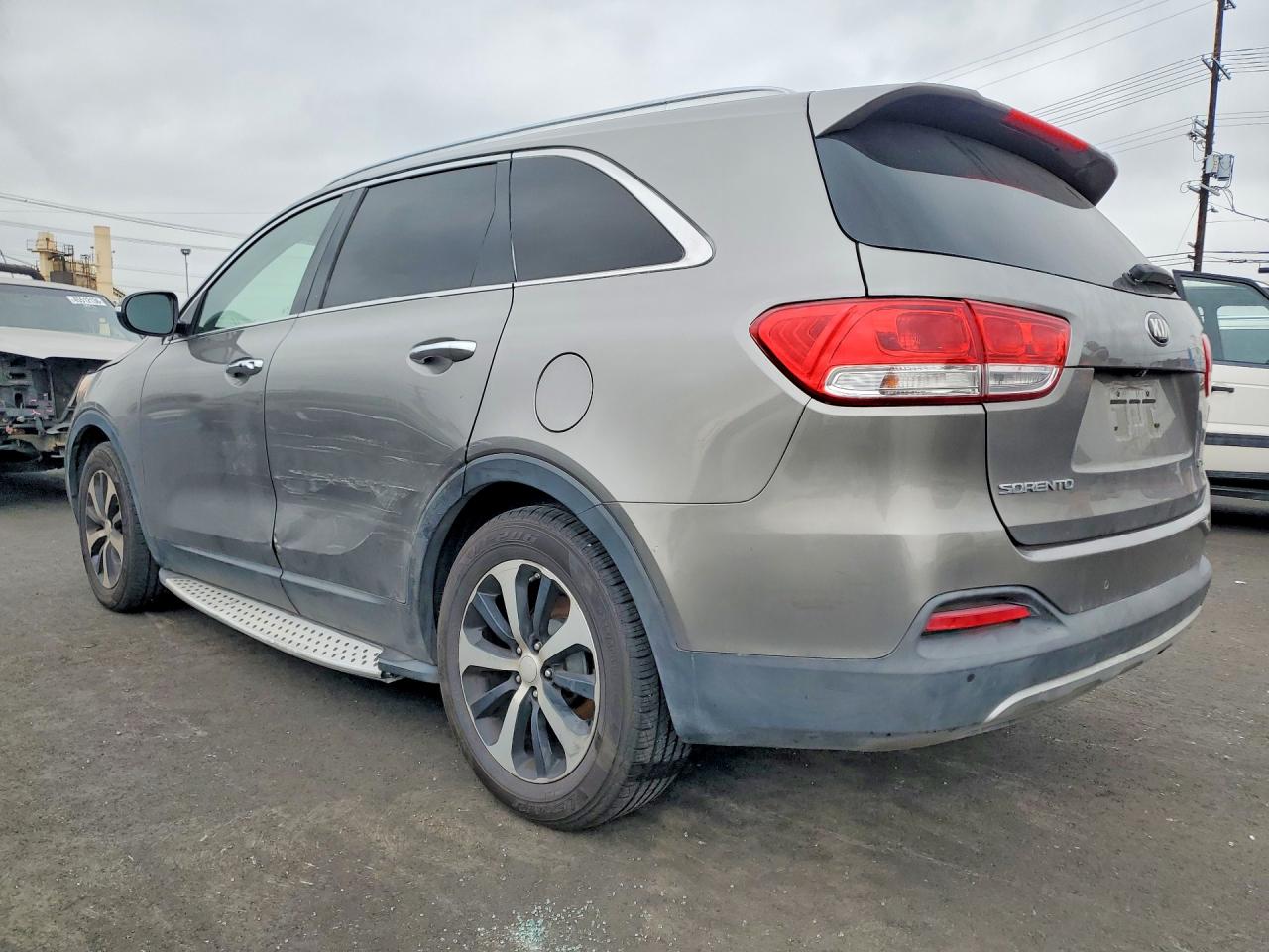 KIA SORENTO 2016 — 3