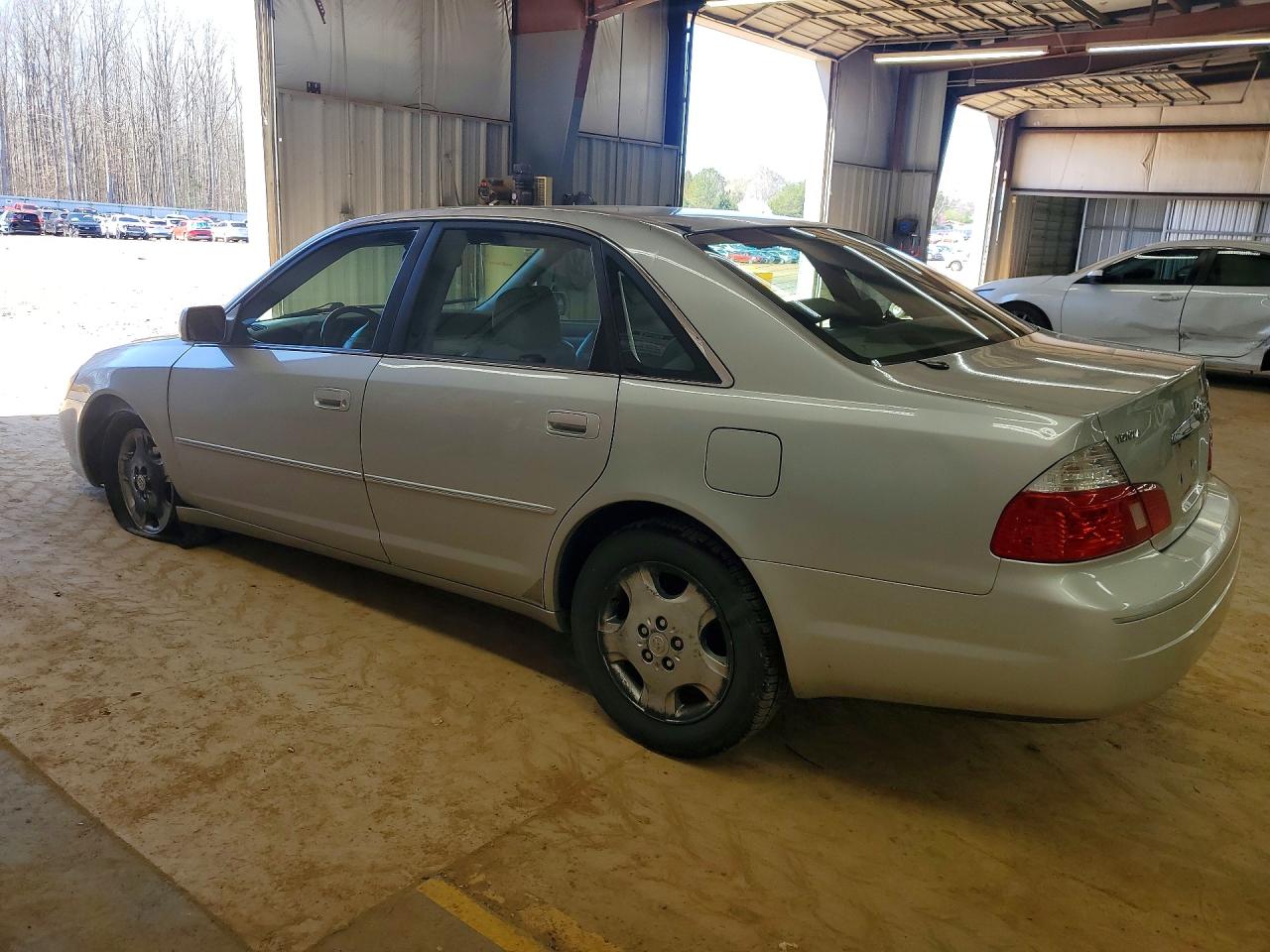 TOYOTA AVALON 2003 — 3