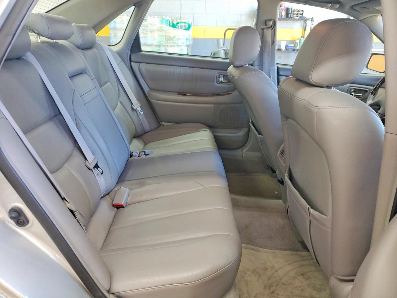 TOYOTA AVALON 2003 — 11
