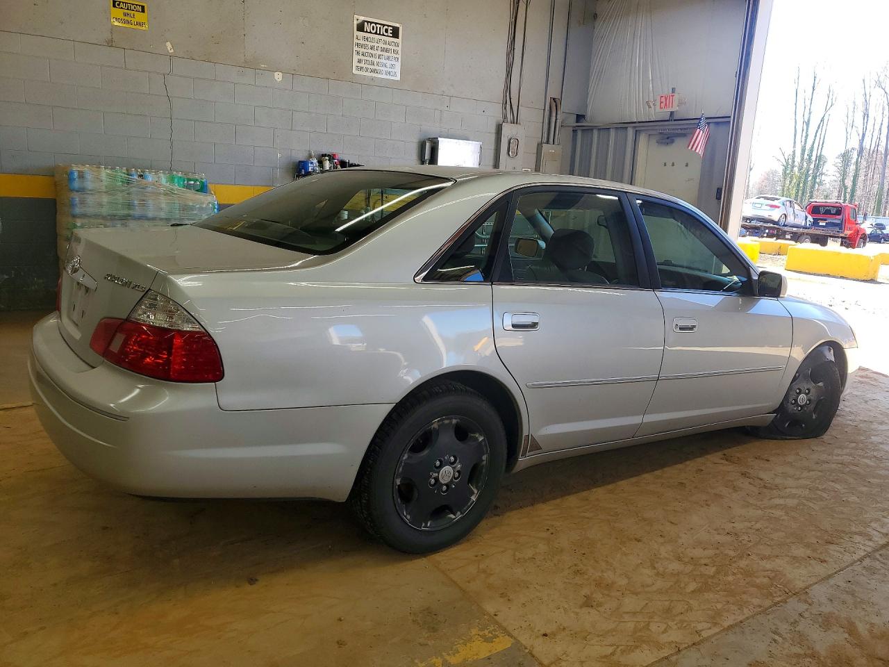 TOYOTA AVALON 2003 — 4