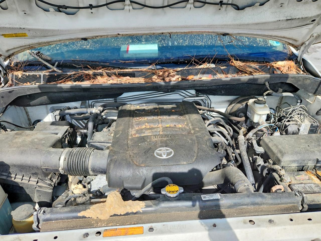 TOYOTA SEQUOIA 2014 — 13