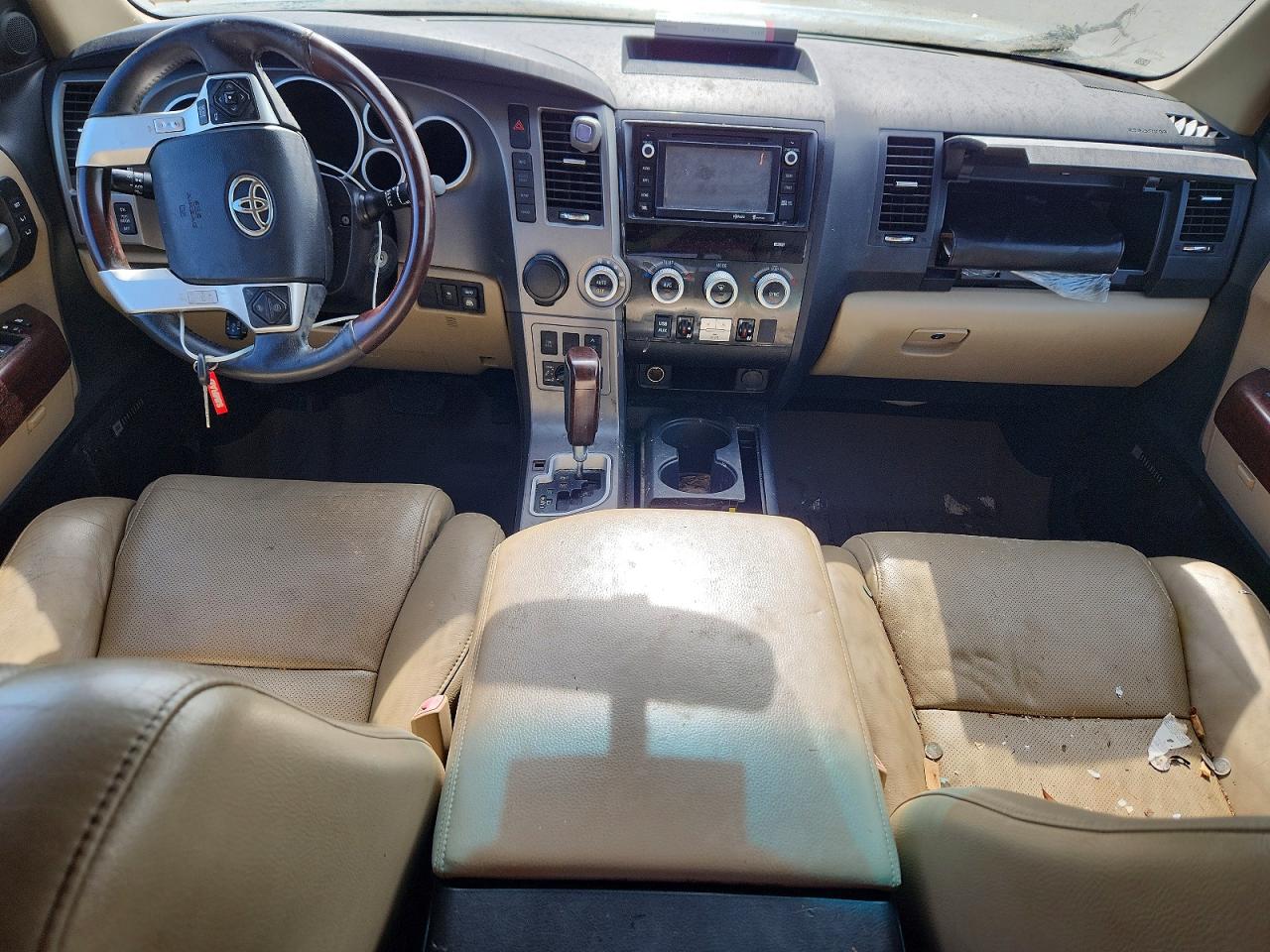 TOYOTA SEQUOIA 2014 — 9
