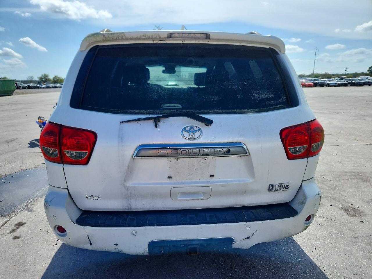 TOYOTA SEQUOIA 2014 — 7