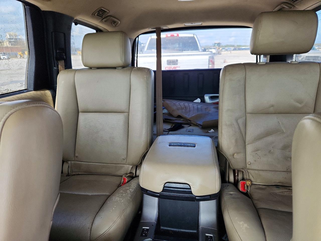TOYOTA SEQUOIA 2014 — 11
