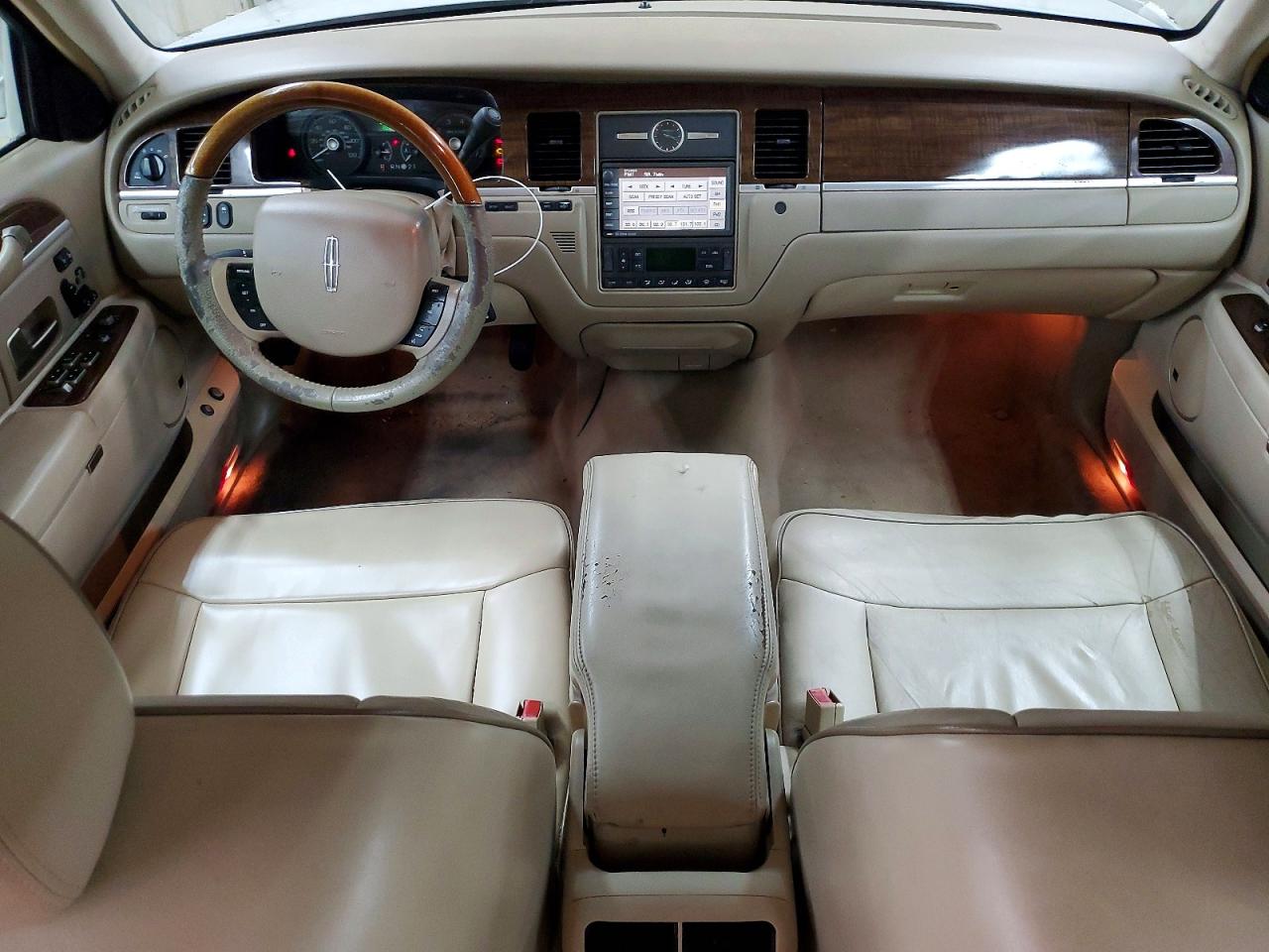 LINCOLN TOWN CAR 2007 — 9