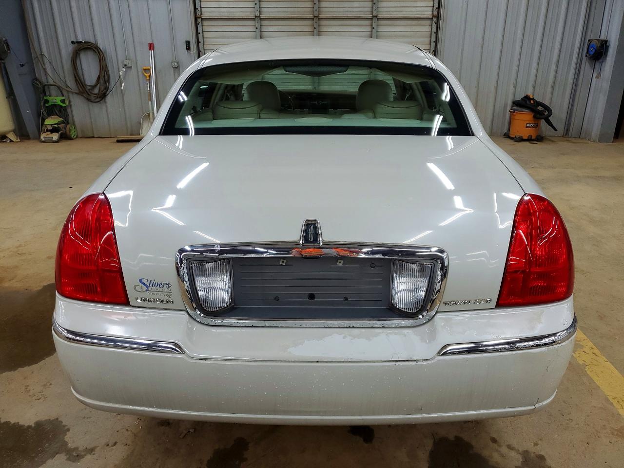 LINCOLN TOWN CAR 2007 — 7
