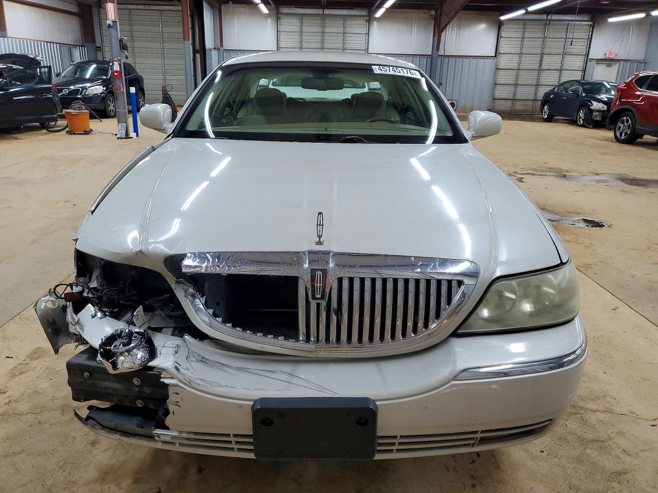 LINCOLN TOWN CAR 2007 — 6
