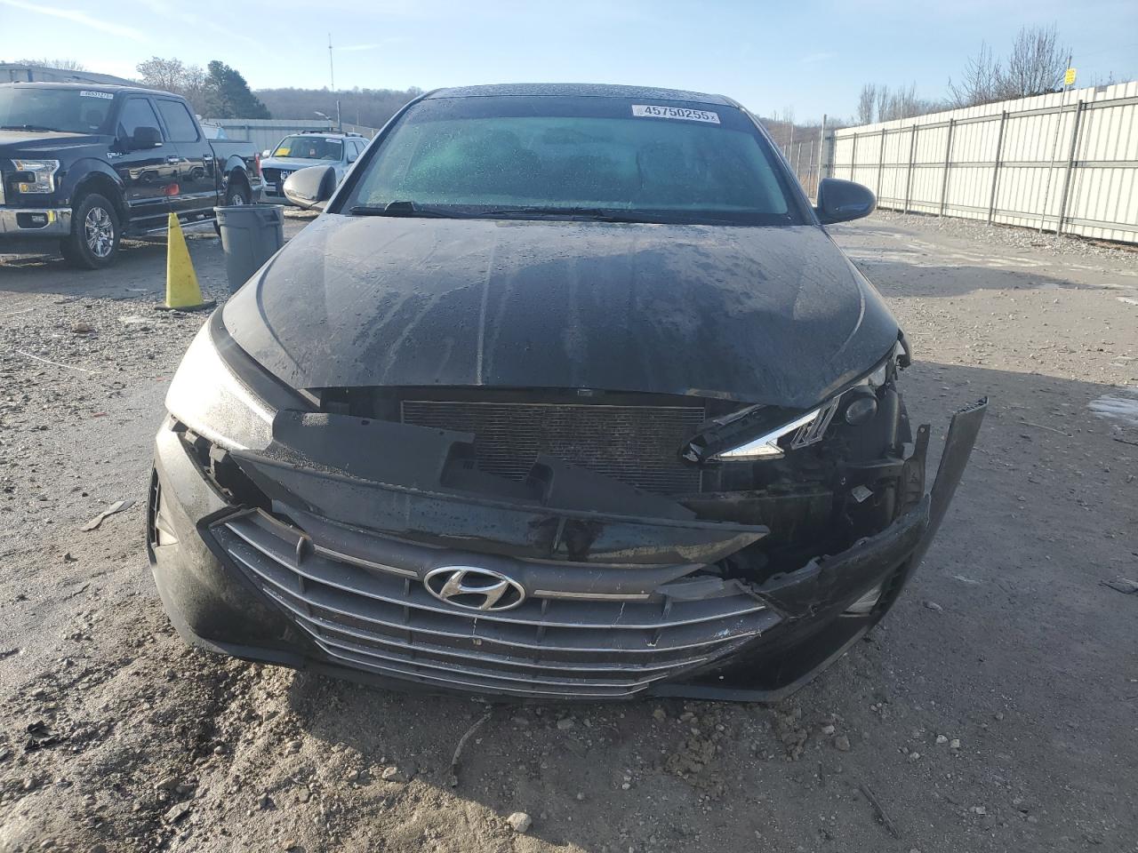 HYUNDAI ELANTRA 2019 — 6