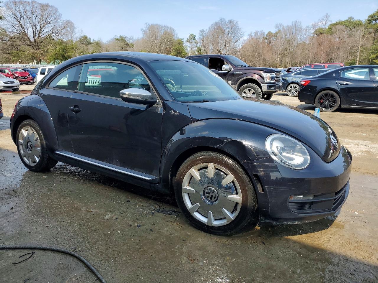 2013 VOLKSWAGEN BEETLE