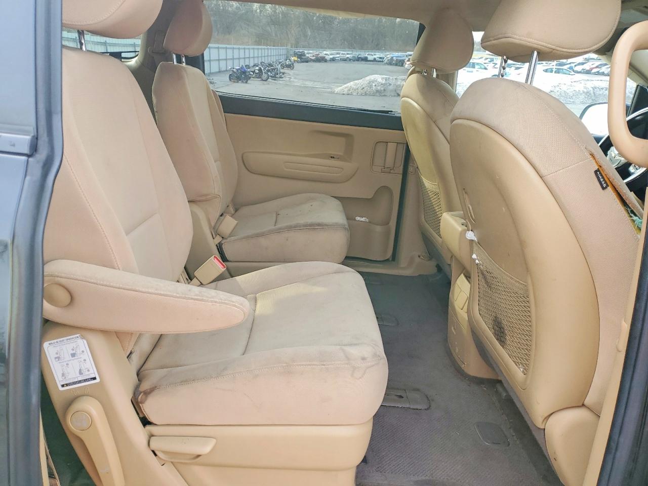 KIA SEDONA 2015 — 12