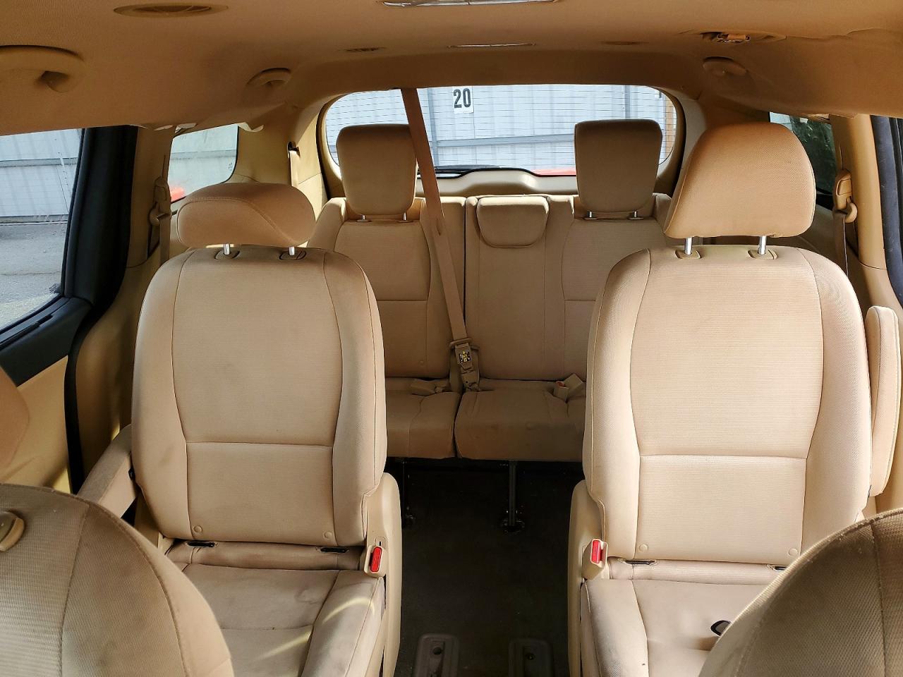 KIA SEDONA 2015 — 11