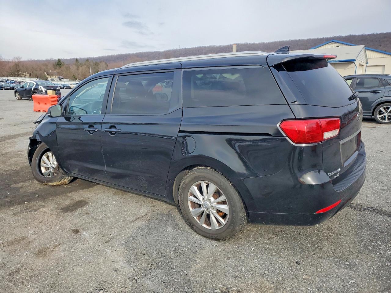 KIA SEDONA 2015 — 3