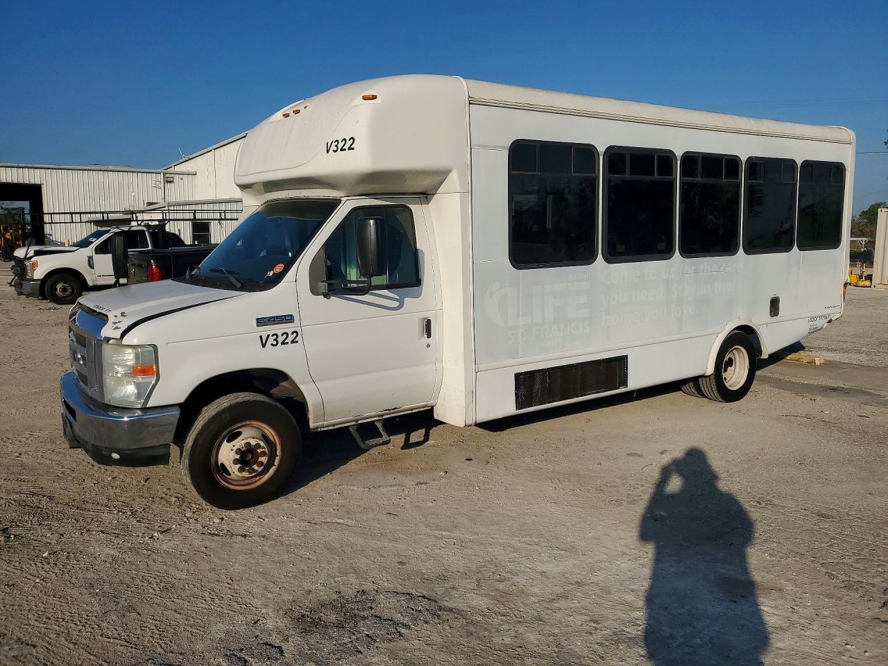 2014 FORD E450